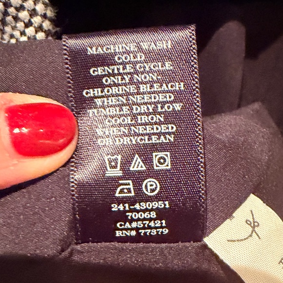 Ann Taylor Blazer: Size 12 - Picture 6 of 7